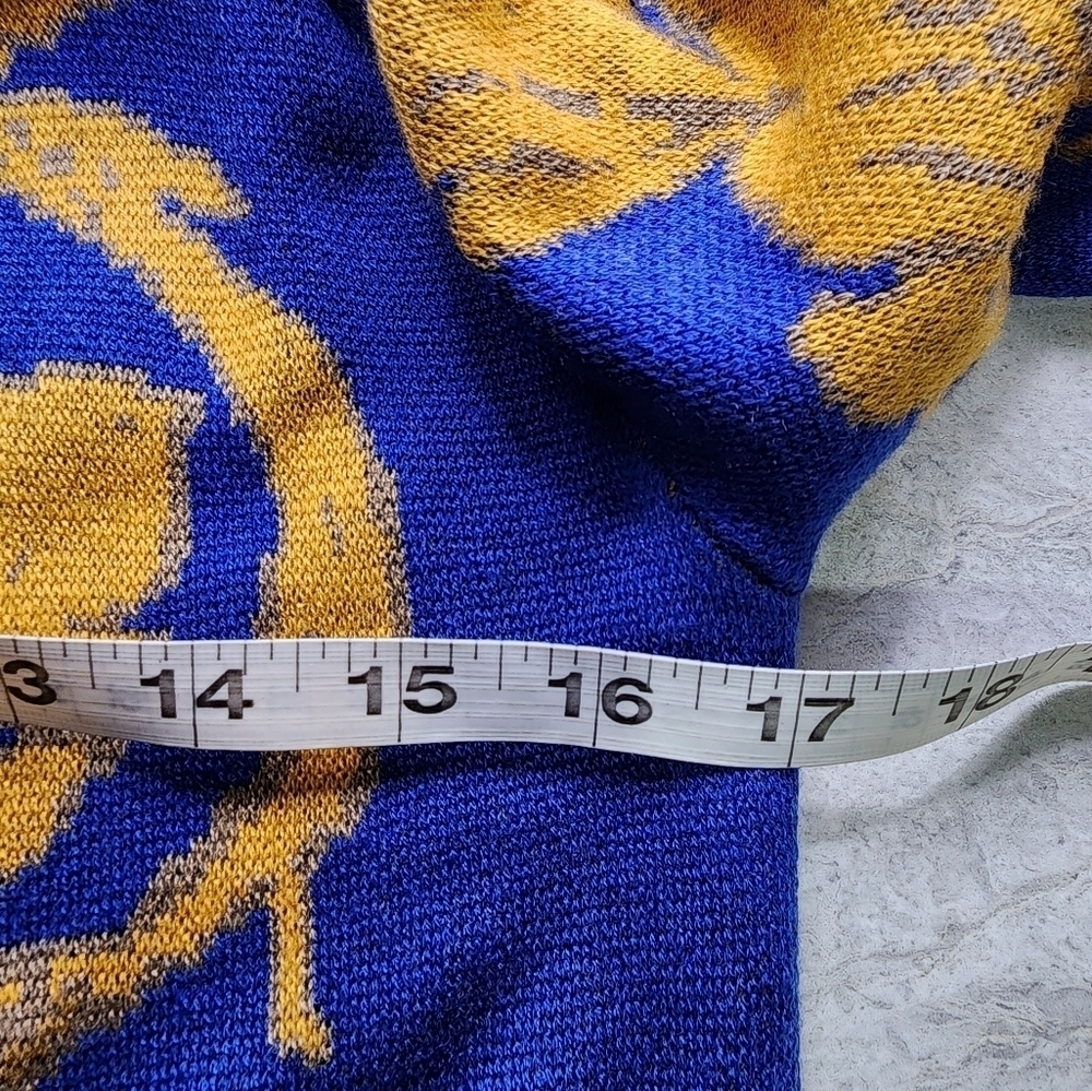 Essitam Sweater - Picture 5 of 8